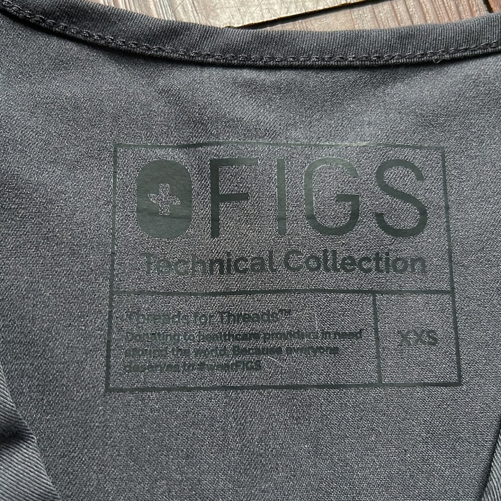 Figs Set Zamora Jogger Pants & Catarina Top Scrubs Charcoal Gray Red Size XXS - Picture 8 of 12